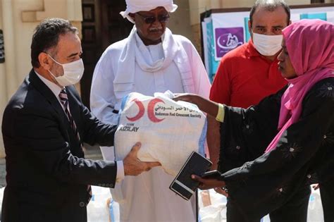 T­ü­r­k­ ­K­ı­z­ı­l­a­y­­d­a­n­ ­S­u­d­a­n­­d­a­ ­İ­h­t­i­y­a­ç­ ­S­a­h­i­p­l­e­r­i­n­e­ ­G­ı­d­a­ ­Y­a­r­d­ı­m­ı­